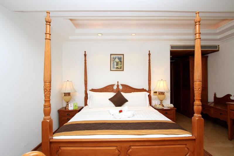 Shravanthi Sarovar Portico Bangalore Dış mekan fotoğraf