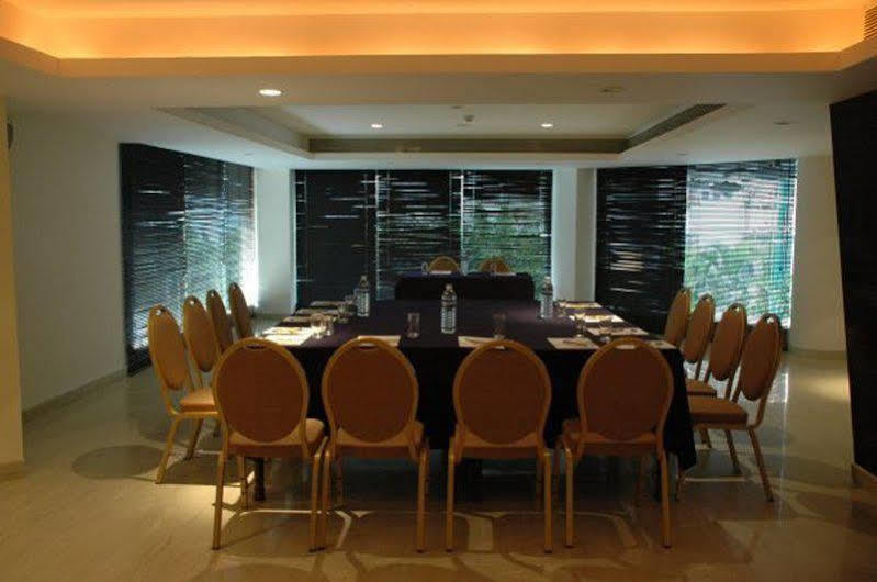 Shravanthi Sarovar Portico Bangalore Dış mekan fotoğraf
